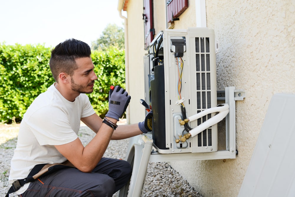How to check an air conditioner installer's licence?